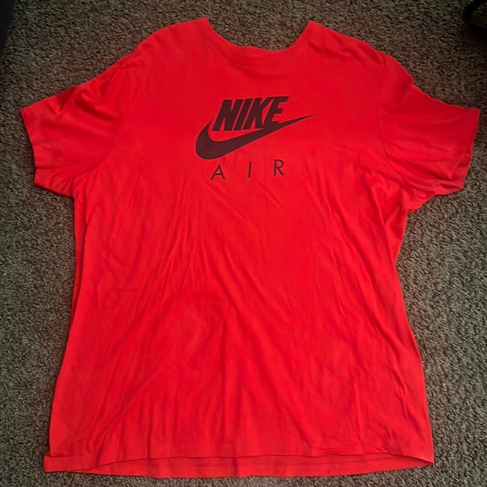 Nike tee